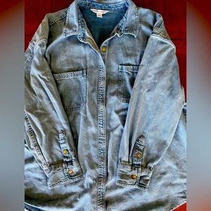 Old Navy Plus Size Denim long sleeve button up shirt.